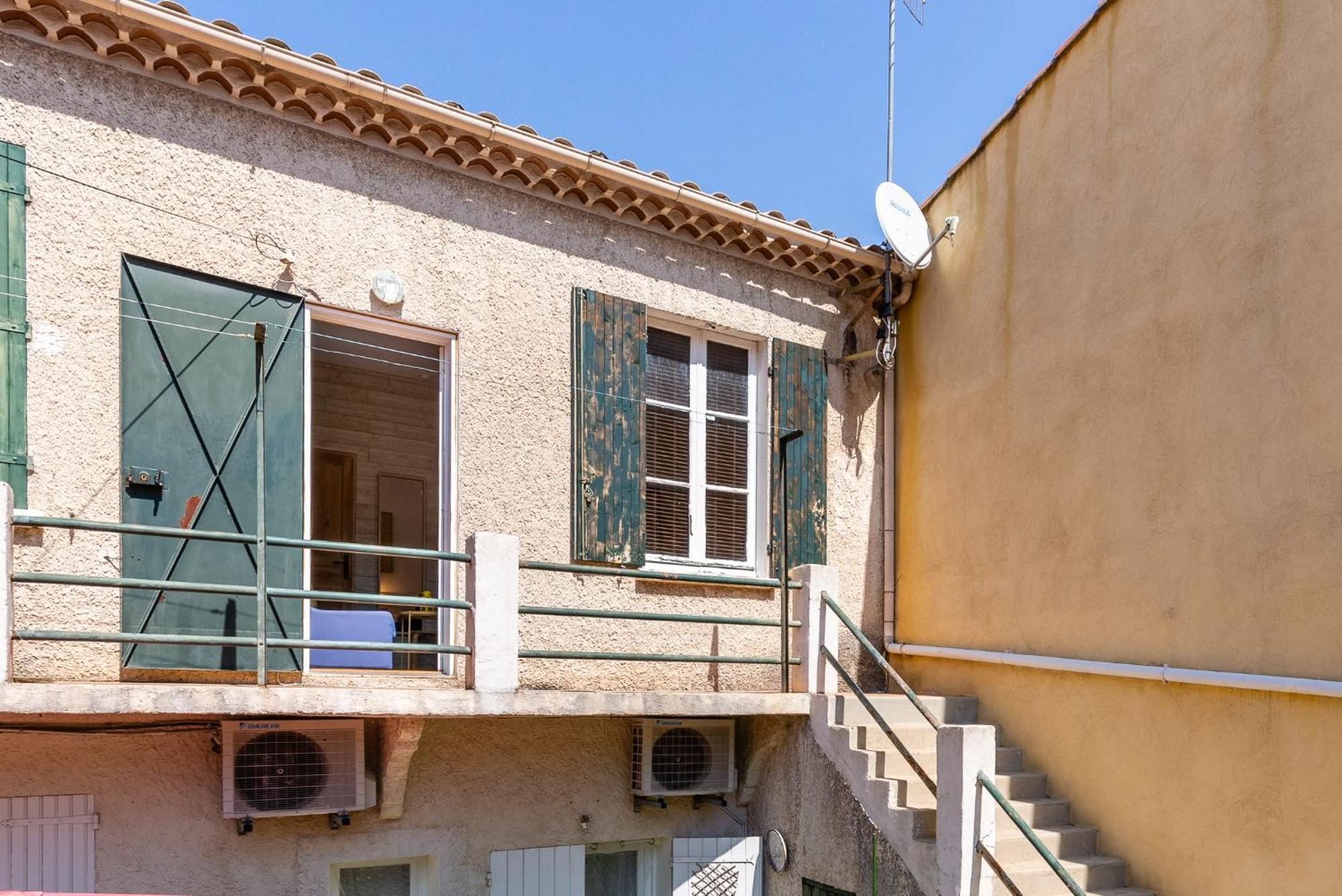 SOLEIL EN VILLE - Coeur de ville au calme plein Sud à 300 m du Port Vieux La Ciotat Camera foto